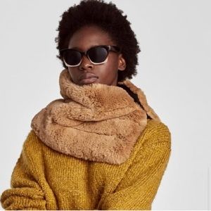 Zara neck warmer faux fur black